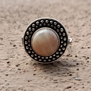 New Natural Sunstone 925 Silver Poison Ring.